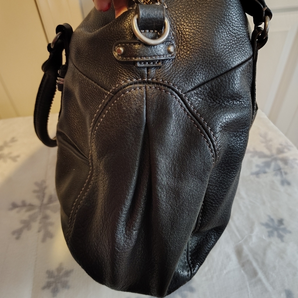 The Sak Black Leather Classic Shoulder And Crossbody Bag - Picture 3 of 12